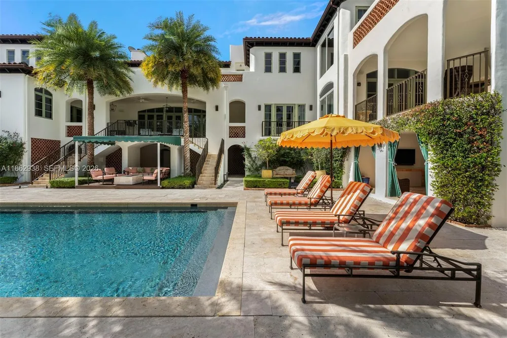 3305 S Moorings Way, Miami, FL 33133
