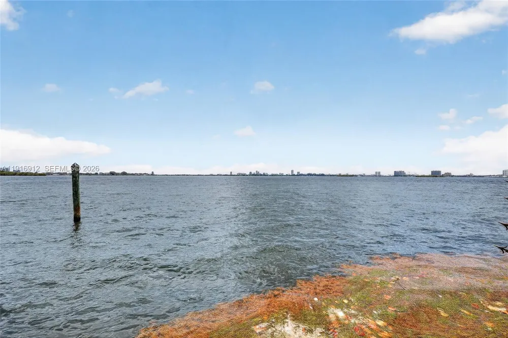 4000 TOWERSIDE TER, Miami, FL 33138