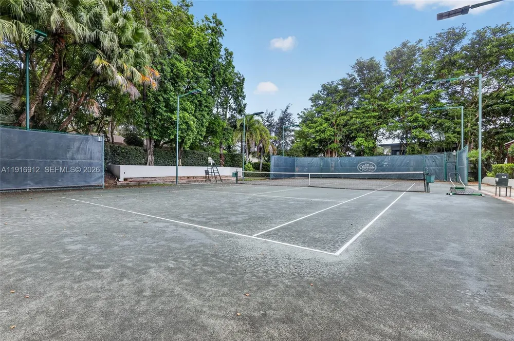 4000 TOWERSIDE TER, Miami, FL 33138