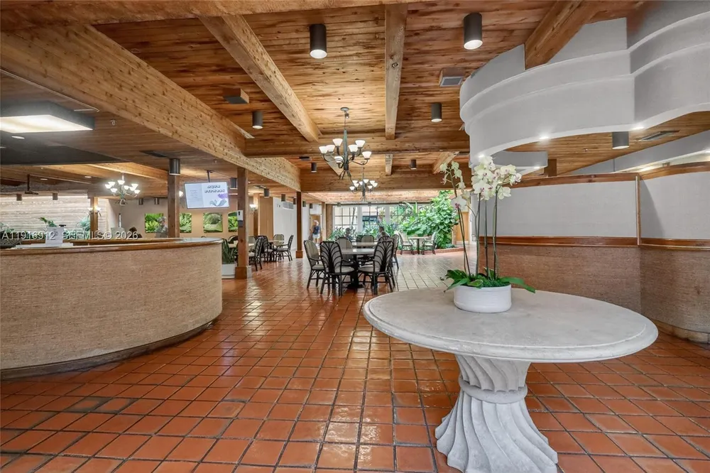 4000 TOWERSIDE TER, Miami, FL 33138