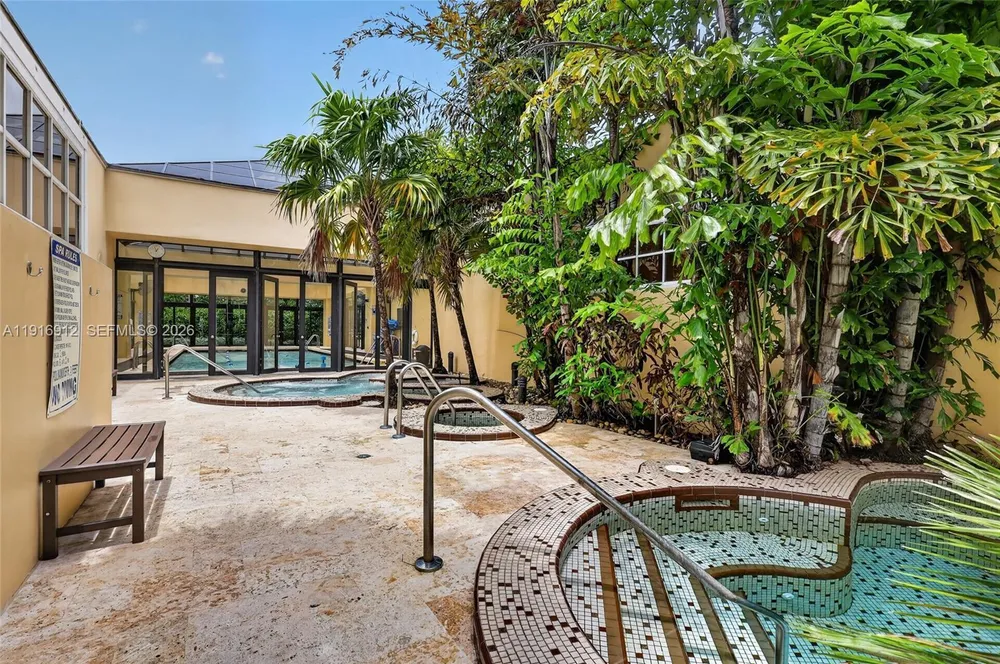 4000 TOWERSIDE TER, Miami, FL 33138