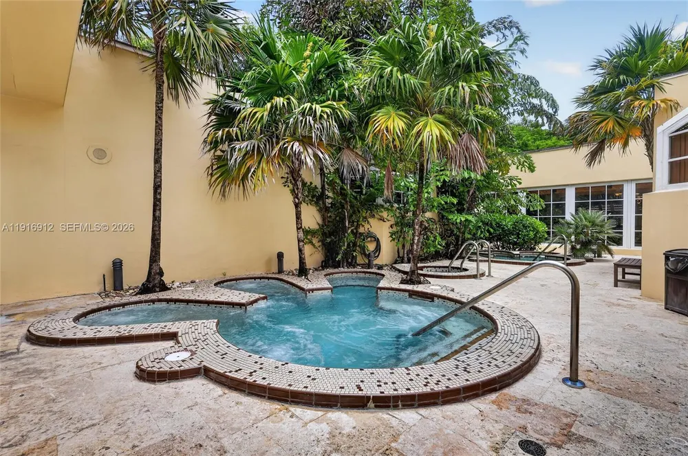 4000 TOWERSIDE TER, Miami, FL 33138