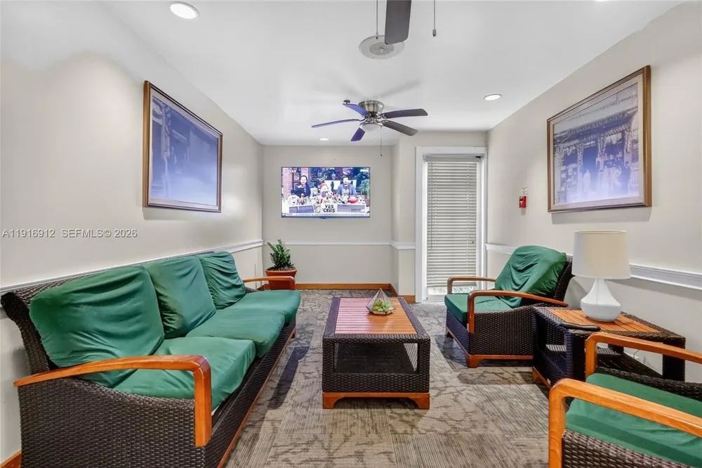4000 TOWERSIDE TER, Miami, FL 33138