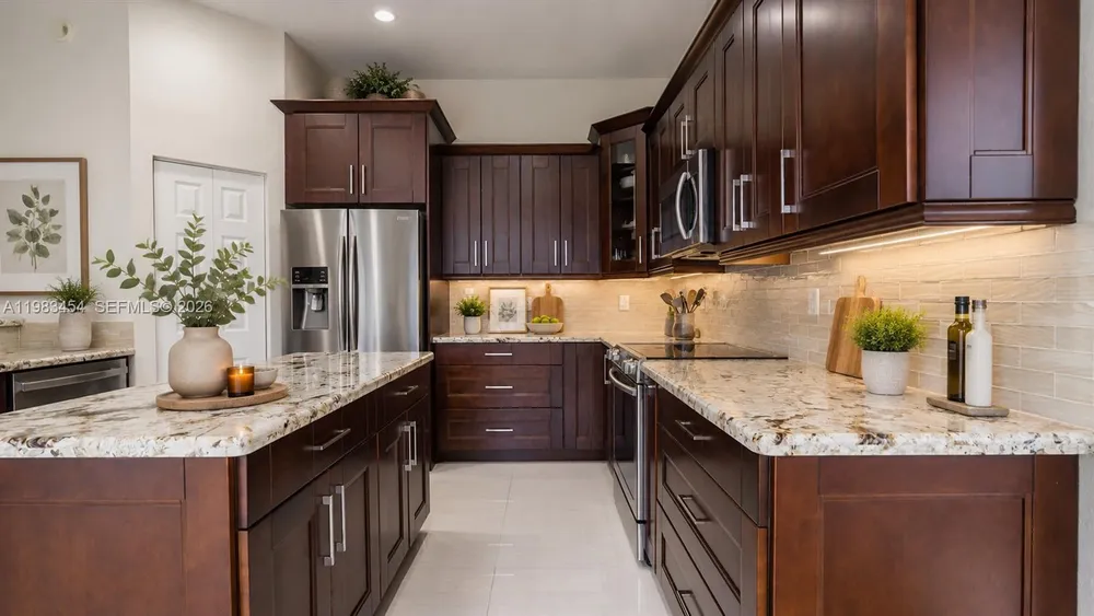 1646 Victoria Pointe Ln, Weston, FL 33327