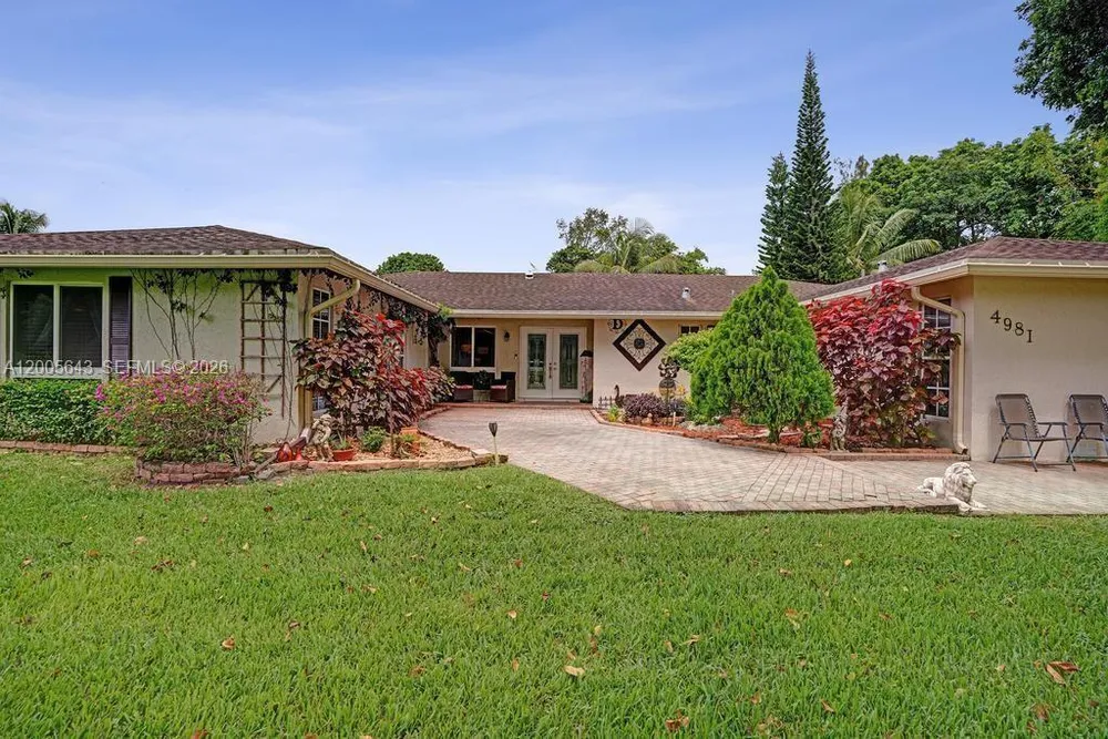4981 SW 186th Ave, Southwest Ranches, FL 33332