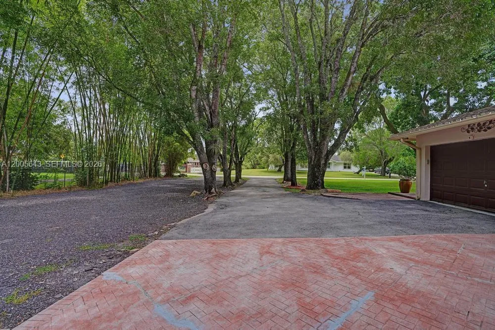 4981 SW 186th Ave, Southwest Ranches, FL 33332