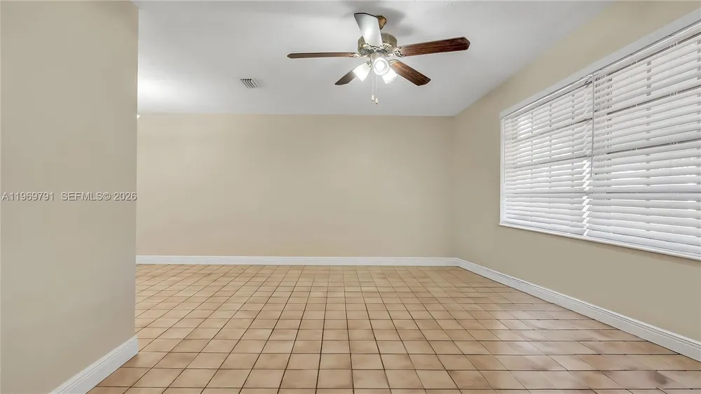 5300 Grant St, Hollywood, FL 33021