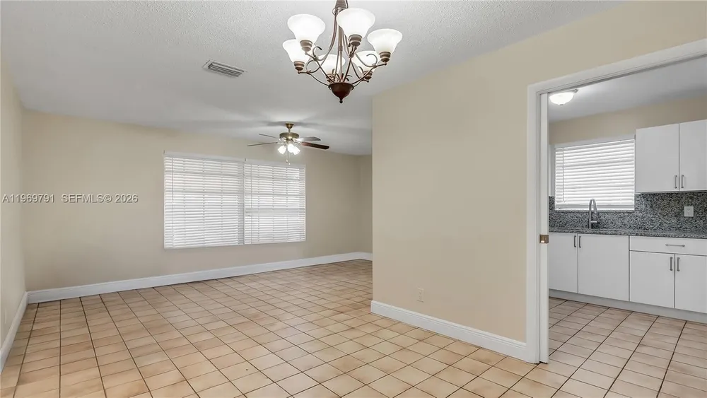 5300 Grant St, Hollywood, FL 33021