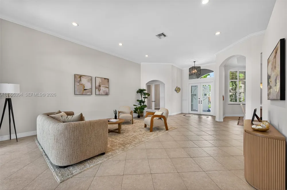 1396 Victoria Isle Dr, Weston, FL 33327