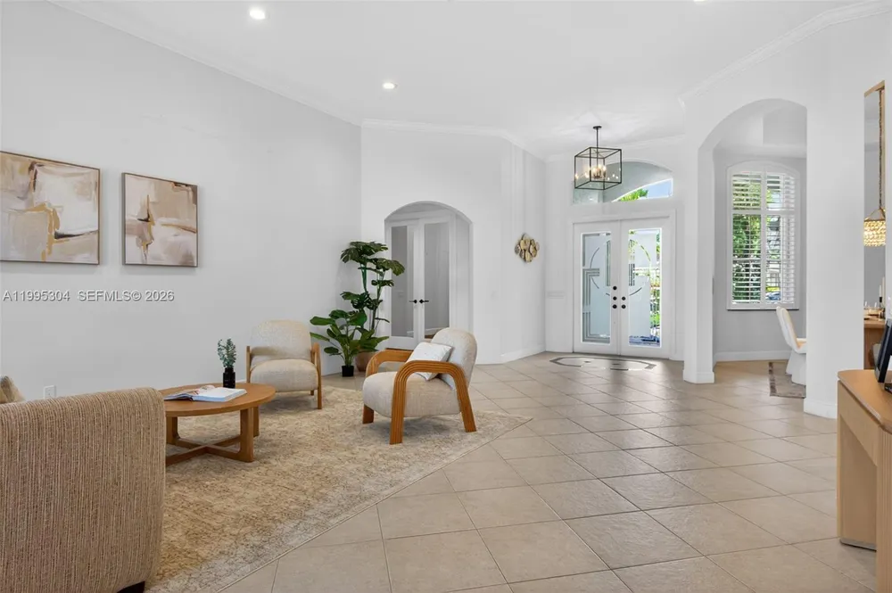 1396 Victoria Isle Dr, Weston, FL 33327
