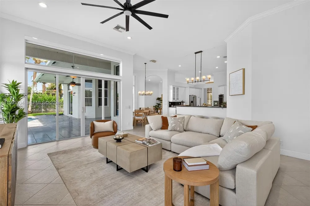 1396 Victoria Isle Dr, Weston, FL 33327