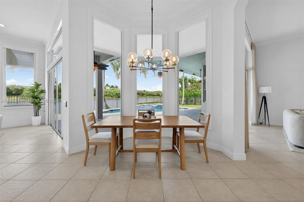 1396 Victoria Isle Dr, Weston, FL 33327