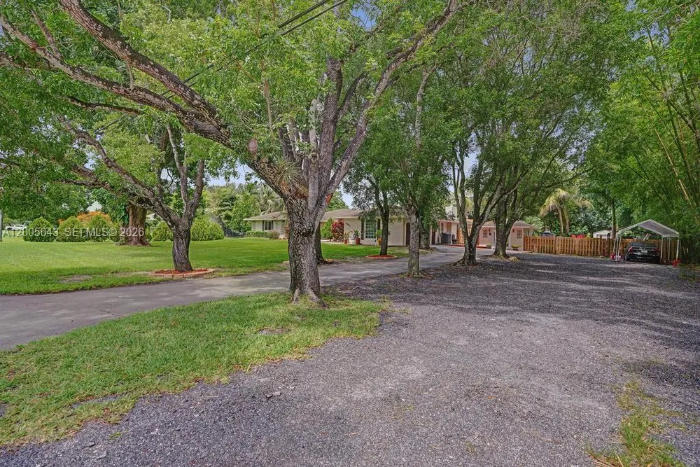 4981 SW 186th Ave, Southwest Ranches, FL 33332