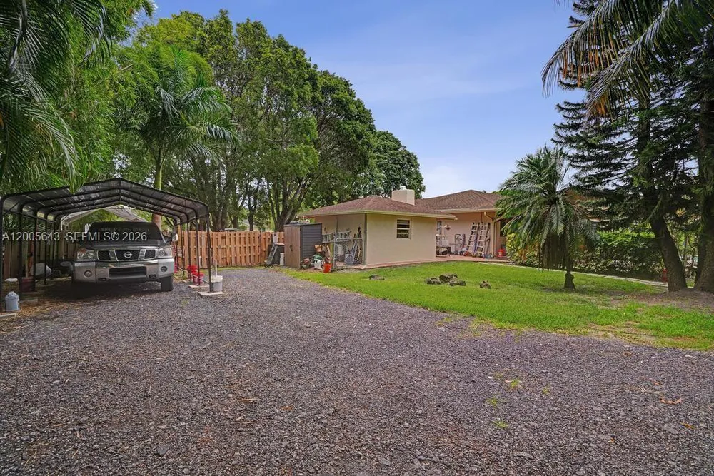 4981 SW 186th Ave, Southwest Ranches, FL 33332