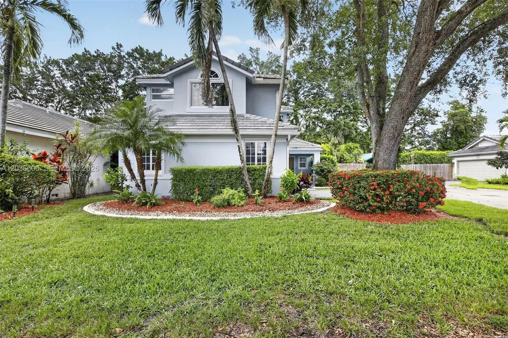 8815 Woodside Ct, Davie, FL 33328