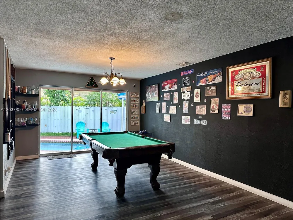 6631 NW 84th St, Tamarac, FL 33321
