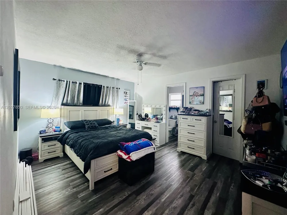6631 NW 84th St, Tamarac, FL 33321
