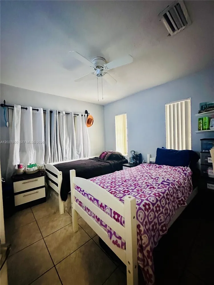 6631 NW 84th St, Tamarac, FL 33321