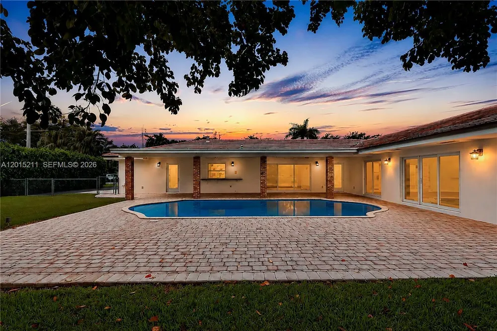13060 SW 70th Ave, Pinecrest, FL 33156