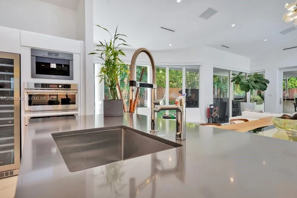 6460 SW 133rd Dr, Pinecrest, FL 33156