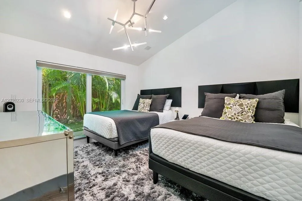 6460 SW 133rd Dr, Pinecrest, FL 33156