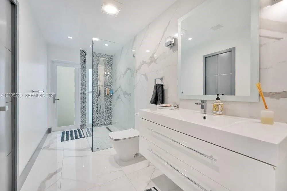 6460 SW 133rd Dr, Pinecrest, FL 33156