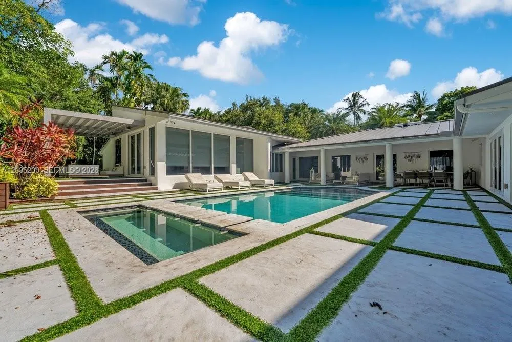 6460 SW 133rd Dr, Pinecrest, FL 33156