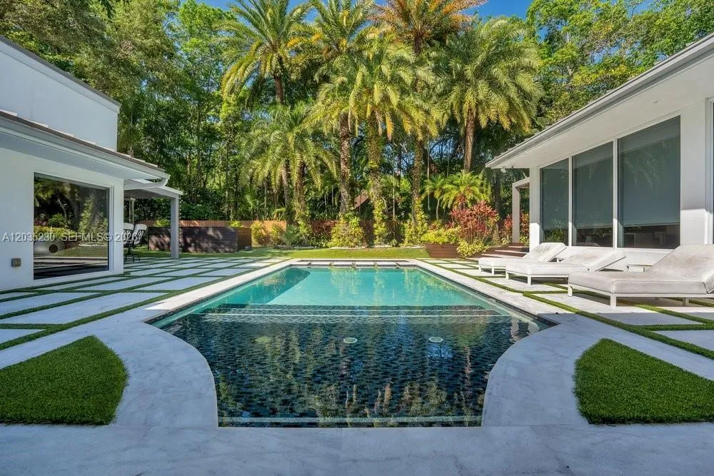 6460 SW 133rd Dr, Pinecrest, FL 33156