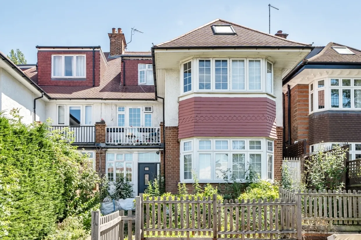 Finchley Road London NW11 photo 1