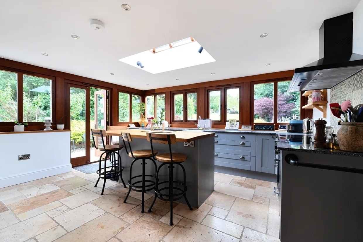 Ogbourne Maizey SN8 photo 2