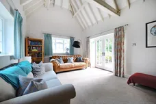 Ogbourne Maizey SN8 photo 4