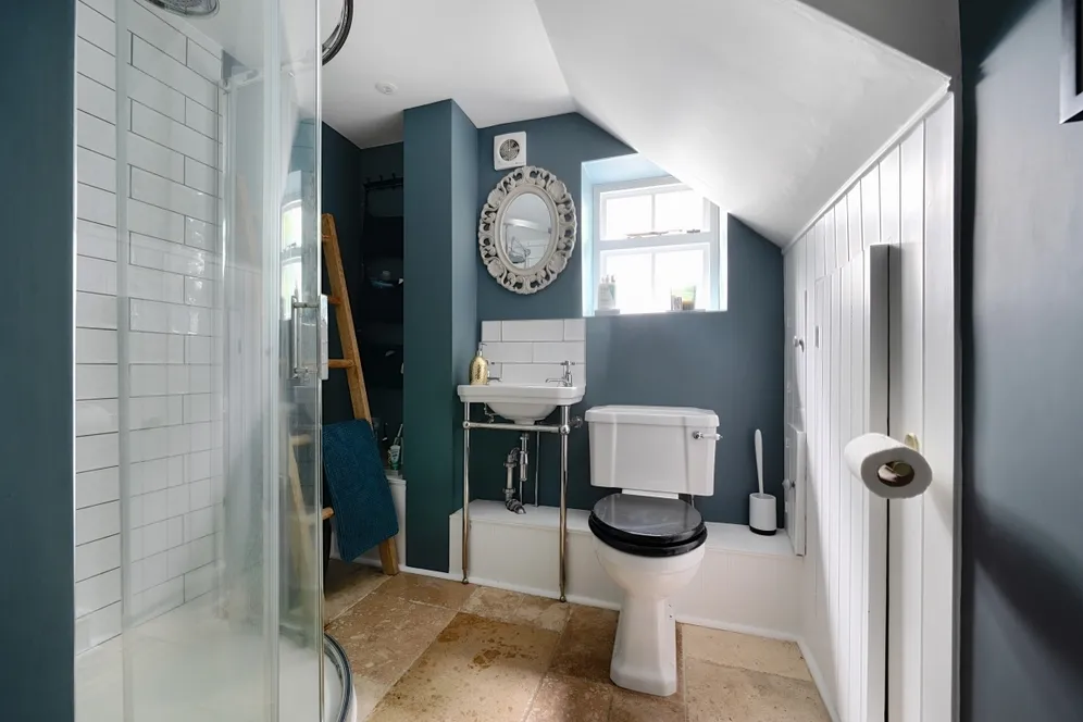 Ogbourne Maizey SN8 photo 8