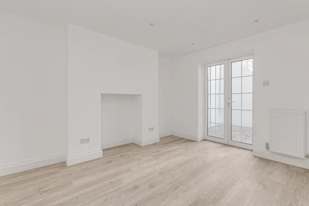Lillie Road Fulham SW6 photo 9
