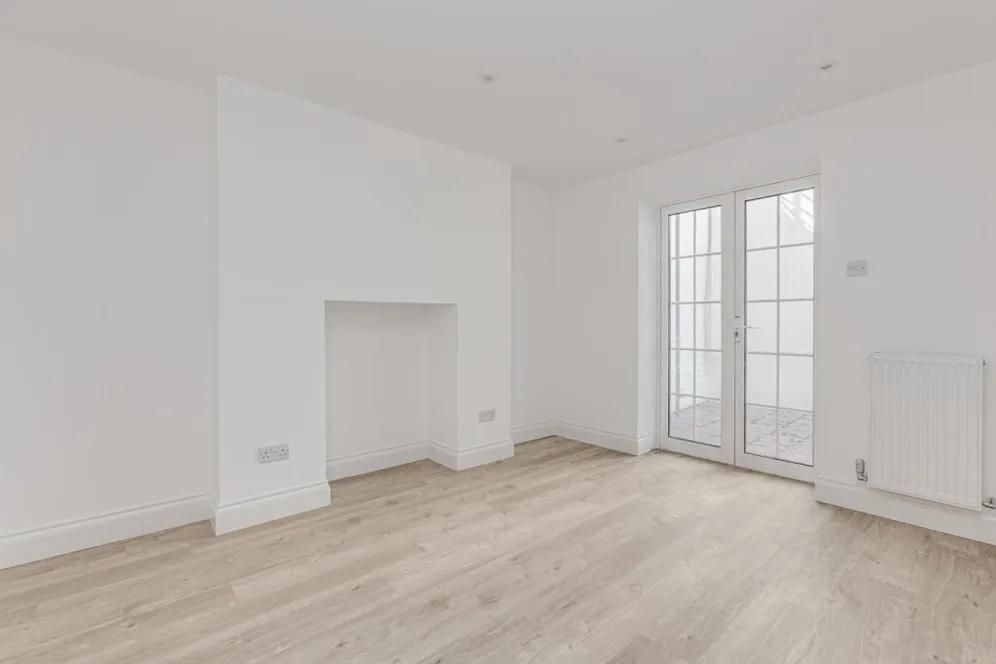 Lillie Road Fulham SW6 photo 9