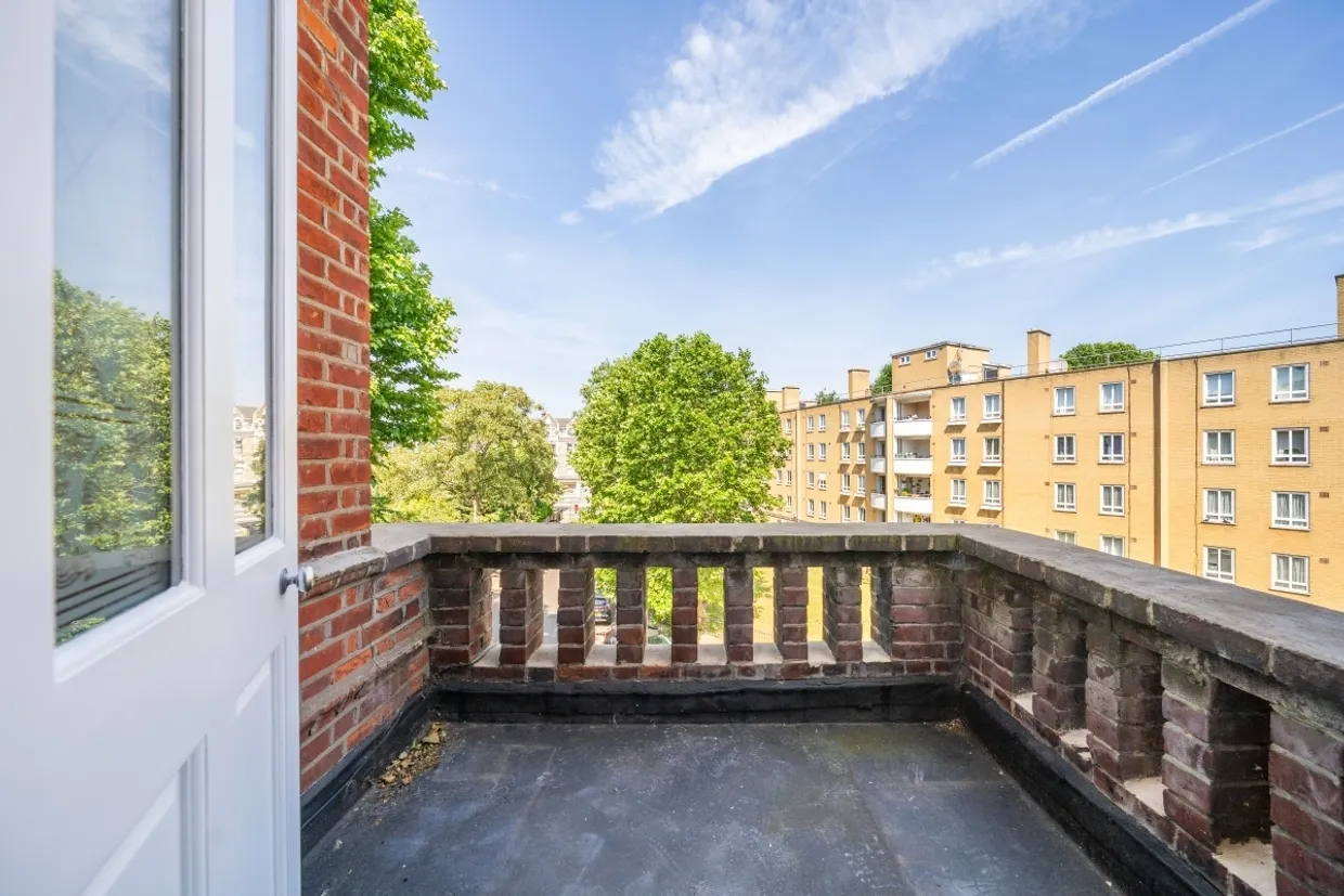 Mornington Avenue London W14 photo 9