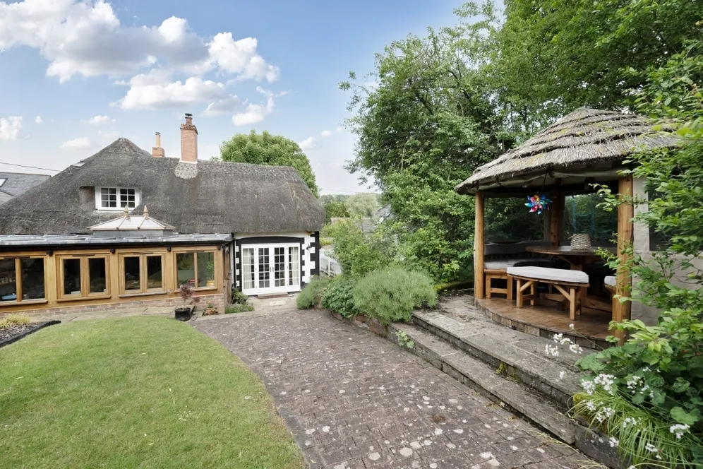 Ogbourne Maizey SN8 photo 19