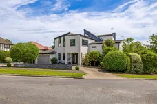 Hall Farm Close Stanmore HA7 photo 1