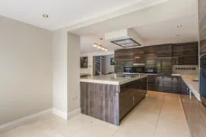 Hall Farm Close Stanmore HA7 photo 2