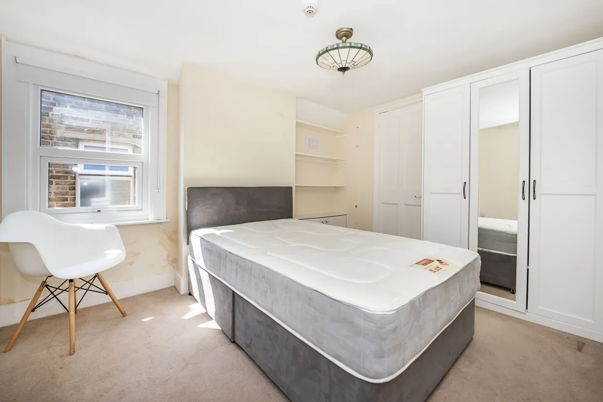 King Charles Road Surbiton KT5 photo 4
