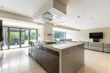 Hall Farm Close Stanmore HA7 photo 5