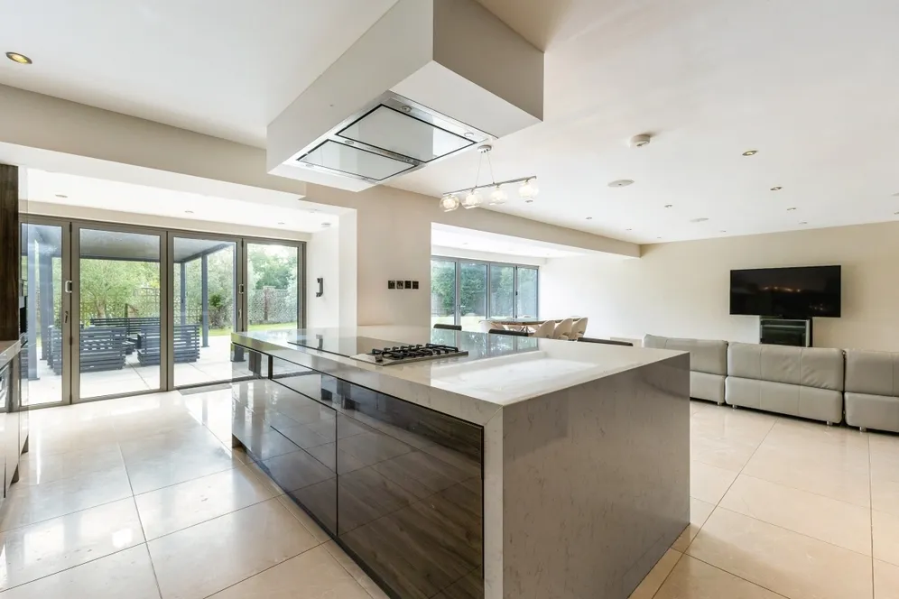 Hall Farm Close Stanmore HA7 photo 5