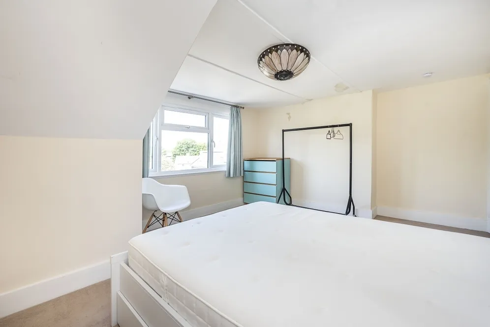 King Charles Road Surbiton KT5 photo 7