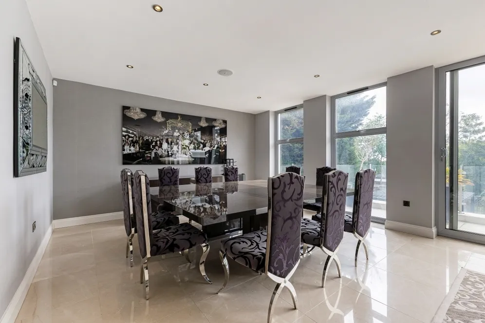 Hall Farm Close Stanmore HA7 photo 8