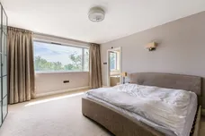 Hall Farm Close Stanmore HA7 photo 17