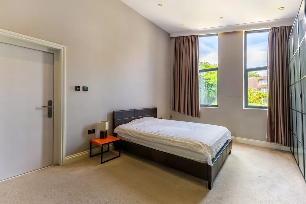 Hall Farm Close Stanmore HA7 photo 18