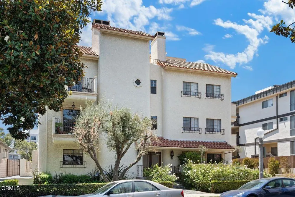 227 S Madison Ave, Pasadena, CA 91101