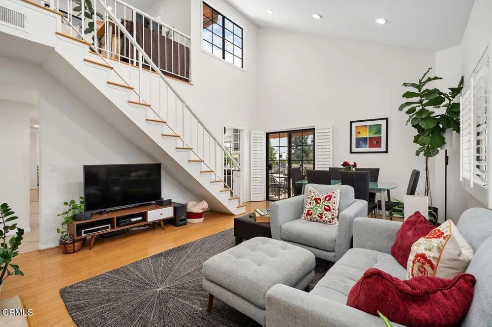 227 S Madison Ave, Pasadena, CA 91101