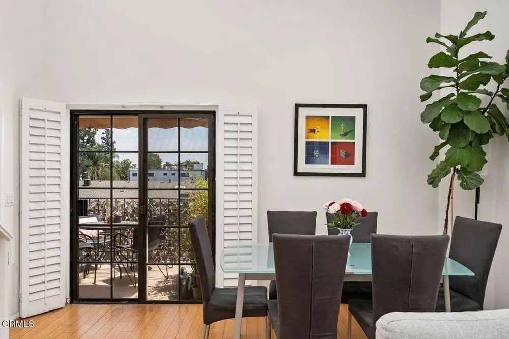 227 S Madison Ave, Pasadena, CA 91101