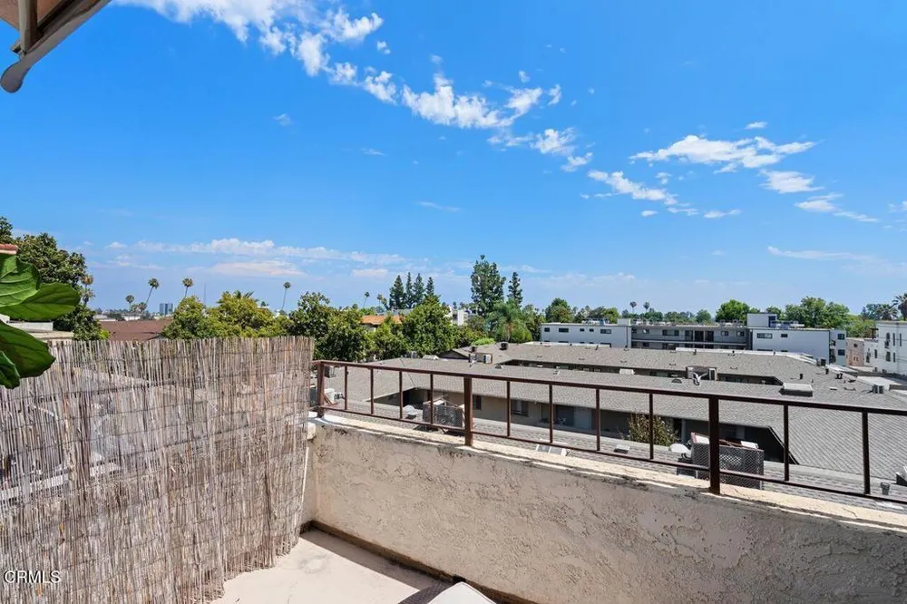 227 S Madison Ave, Pasadena, CA 91101
