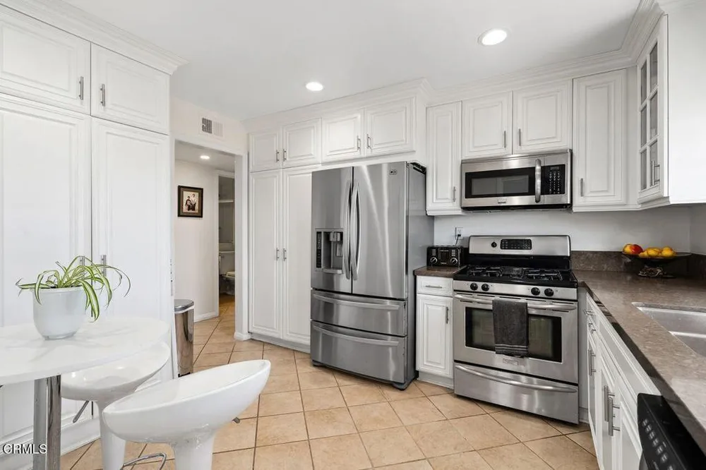 227 S Madison Ave, Pasadena, CA 91101